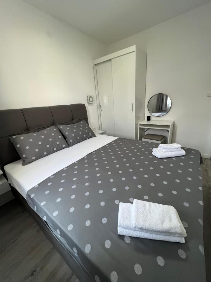 Apartmani M&L Медулин Экстерьер фото